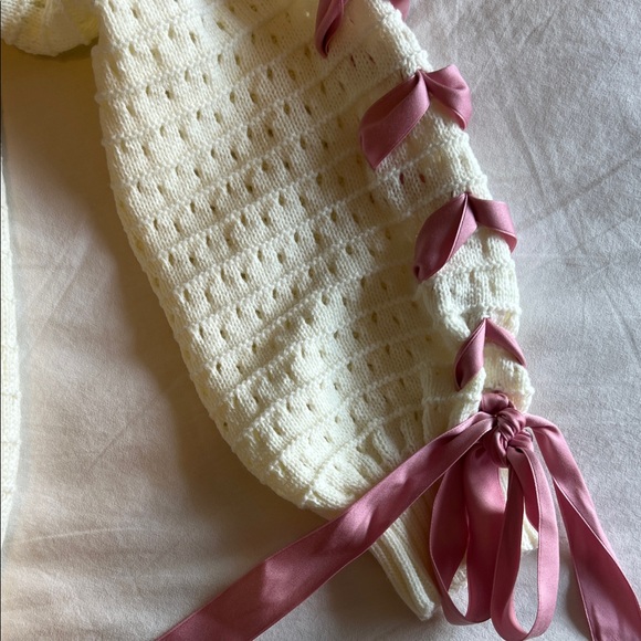 Elegant Cream Cardigan with Pink Ribbon Accents - Picture 6 of 9
